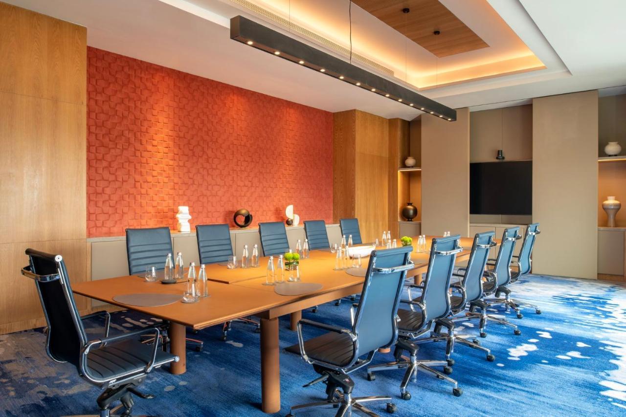 Abesq Doha Hotel And Residences, An Ihg Hotel 外观 照片 Meeting room