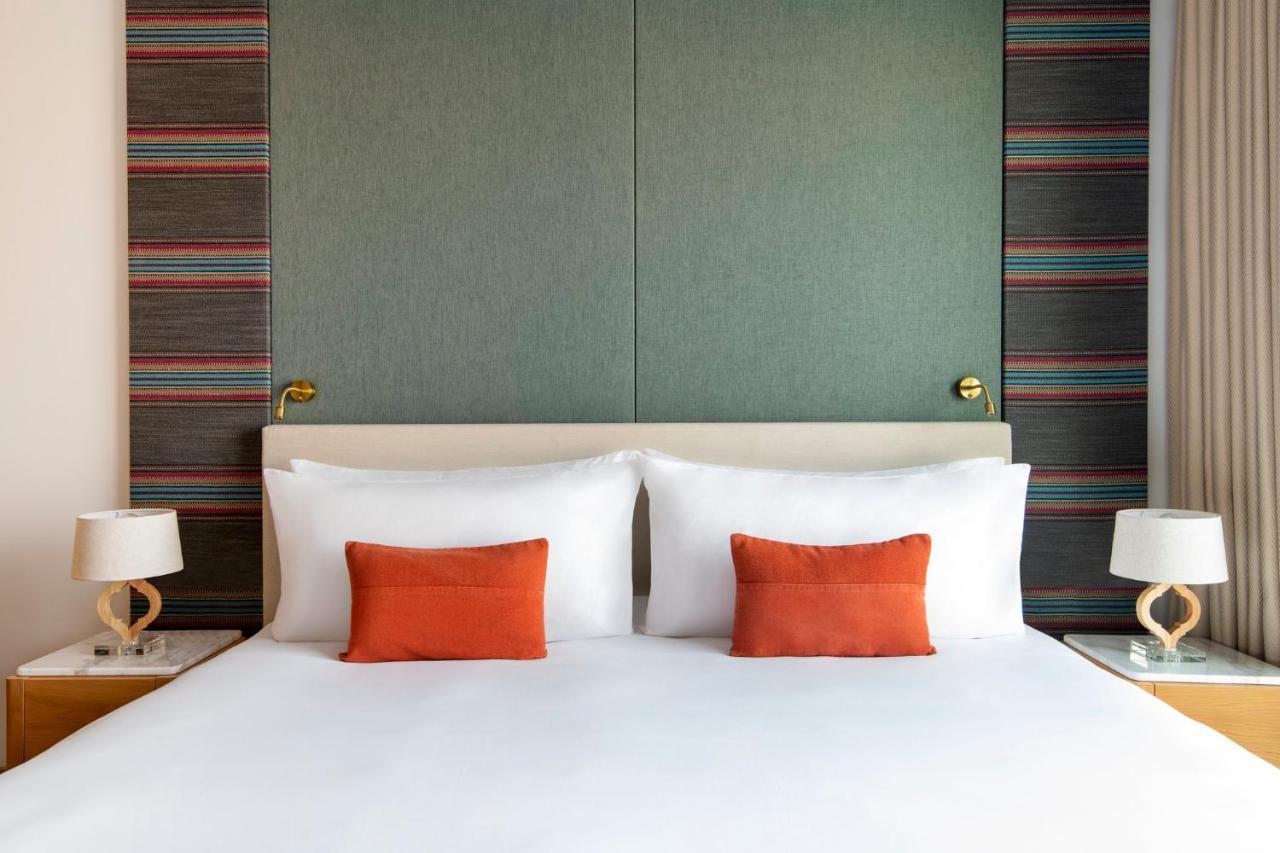 Abesq Doha Hotel And Residences, An Ihg Hotel 外观 照片 A bedroom at the hotel