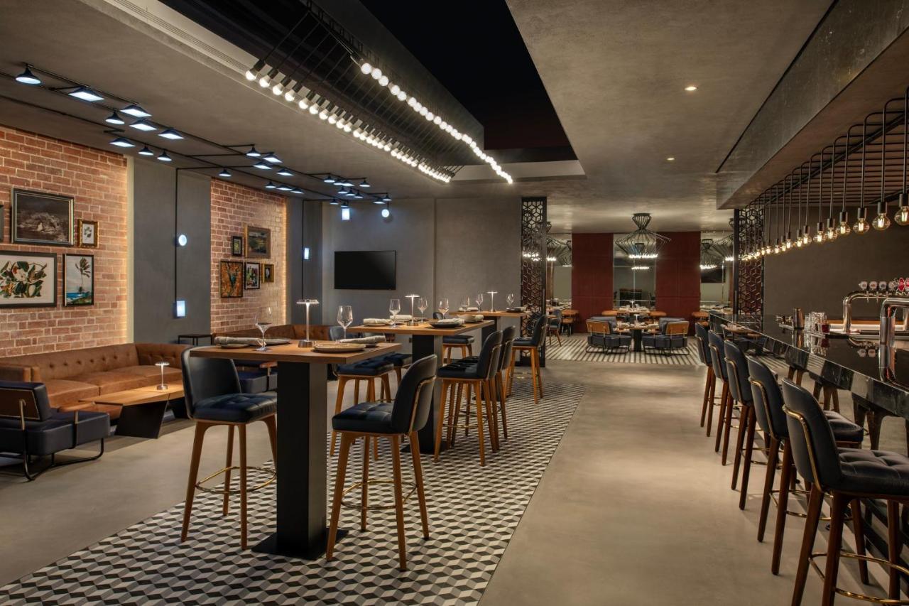 Abesq Doha Hotel And Residences, An Ihg Hotel 外观 照片 The interior of the lounge